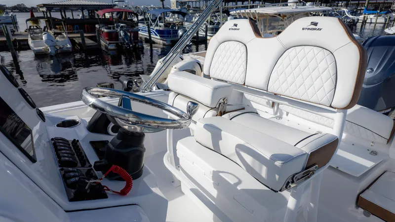 Slide: The Image of Stingray 206 CC 2025 - 15