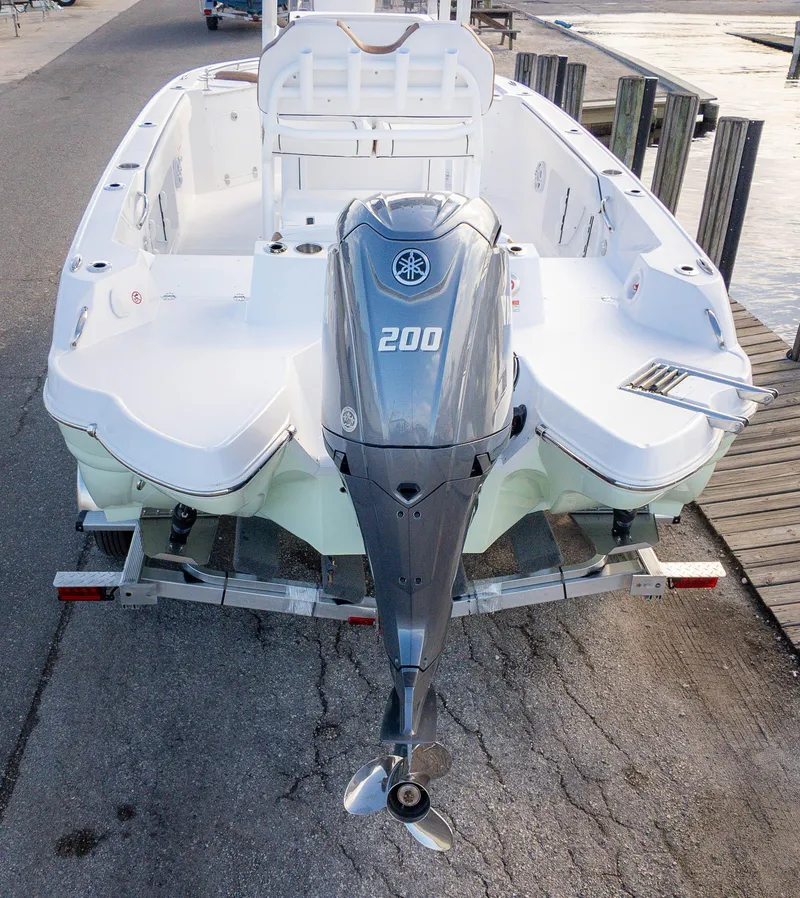 Slide: The Image of Stingray 216 CC 2025 - 8