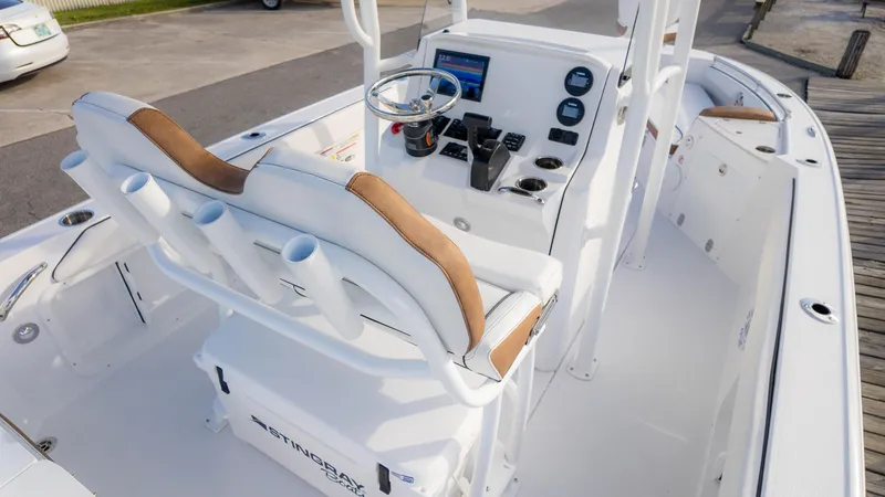 Slide: The Image of Stingray 216 CC 2025 - 9