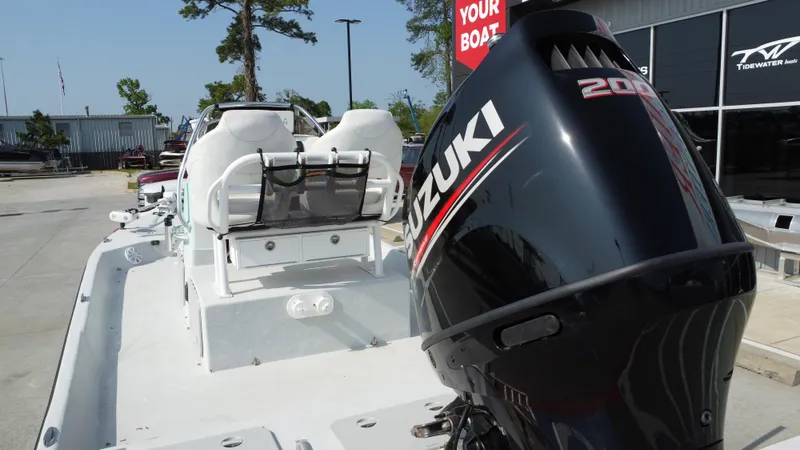 Slide: The Image of 2018 Shoalwater 21 CAT DLX boat with Suzuki 200 outboard motor. - 29