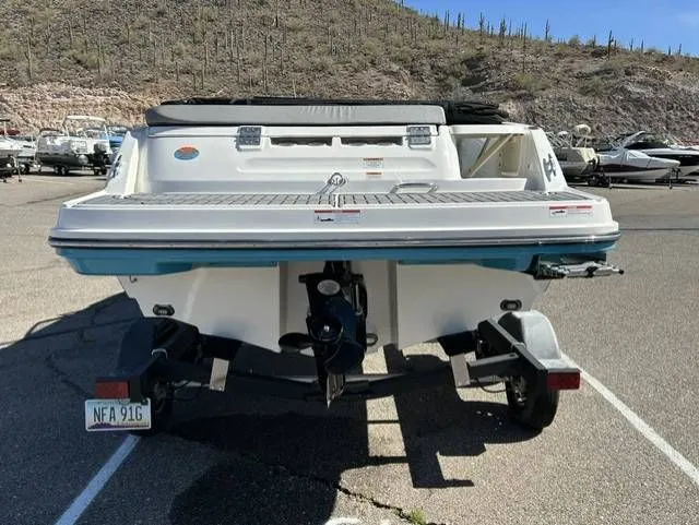 Slide: The Image of Bayliner VR5 2022 - 6