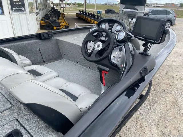 Slide: The Image of White River Pro Team™ 190 TX 2018 - 8