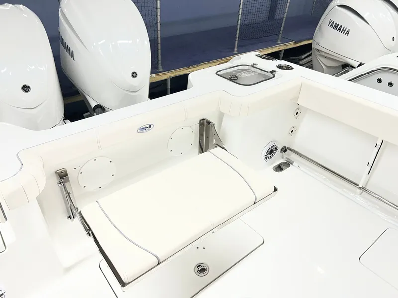 Slide: The Image of Sea Hunt Gamefish 30 Forward Seating 2025 - 10