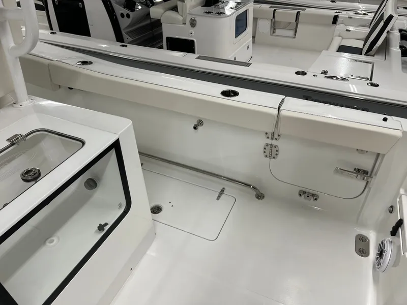 Slide: The Image of Sea Hunt Gamefish 30 Forward Seating 2025 - 12