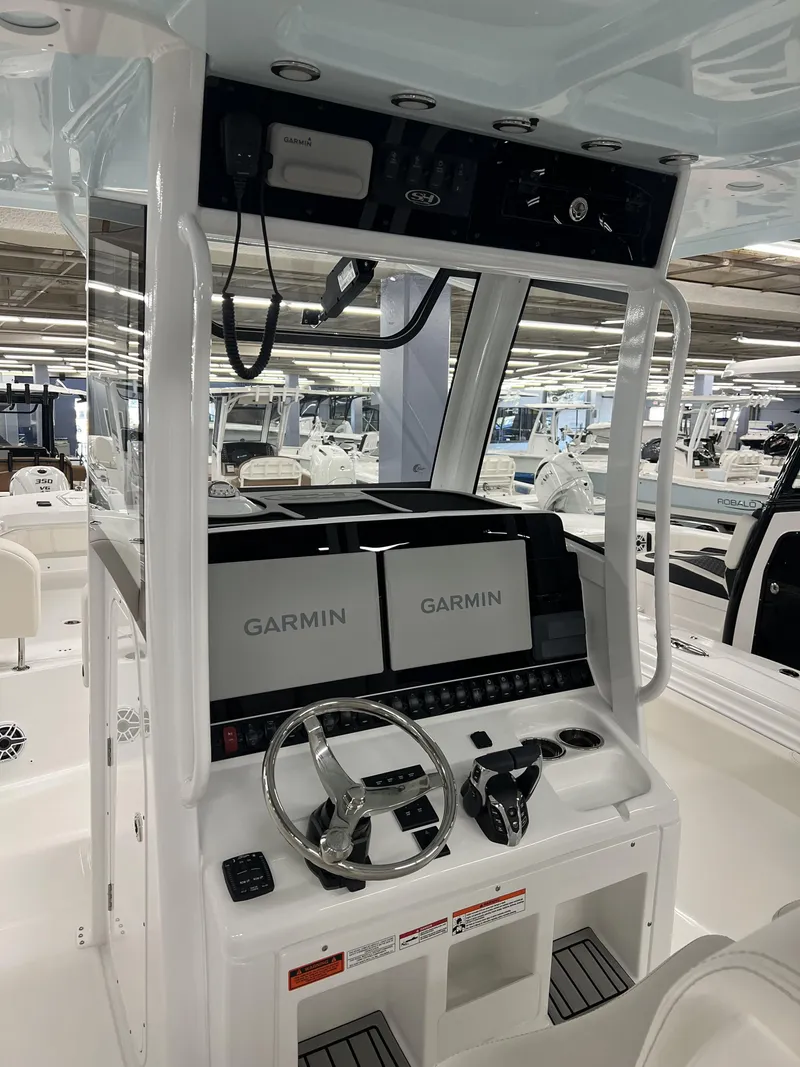Slide: The Image of Sea Hunt Gamefish 30 Forward Seating 2025 - 15