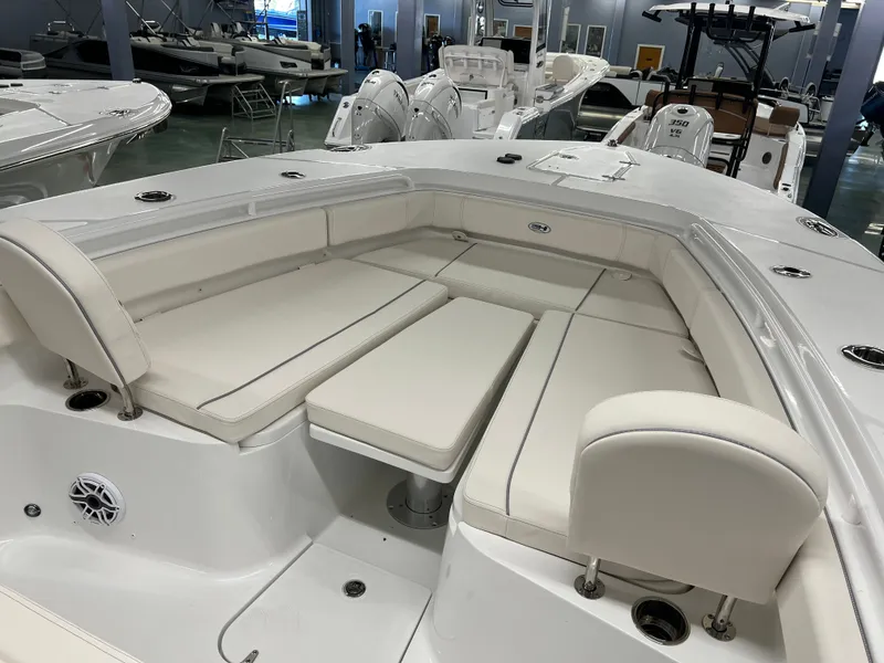 Slide: The Image of Sea Hunt Gamefish 30 Forward Seating 2025 - 20