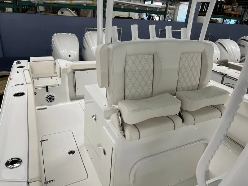 Slide: The Image of Sea Hunt Gamefish 30 Forward Seating 2025 - 21