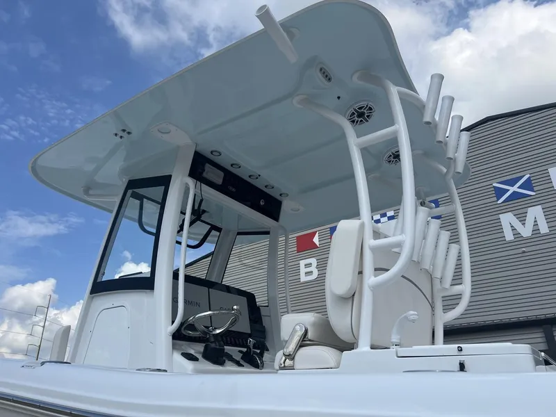 Slide: The Image of Sea Hunt Gamefish 30 Forward Seating 2025 - 7