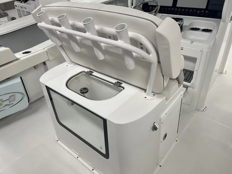 Slide: The Image of Sea Hunt Gamefish 27 Coffin Box 2025 - 10