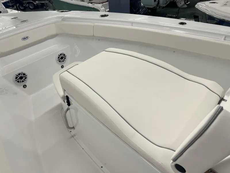 Slide: The Image of Sea Hunt Gamefish 27 Coffin Box 2025 - 14