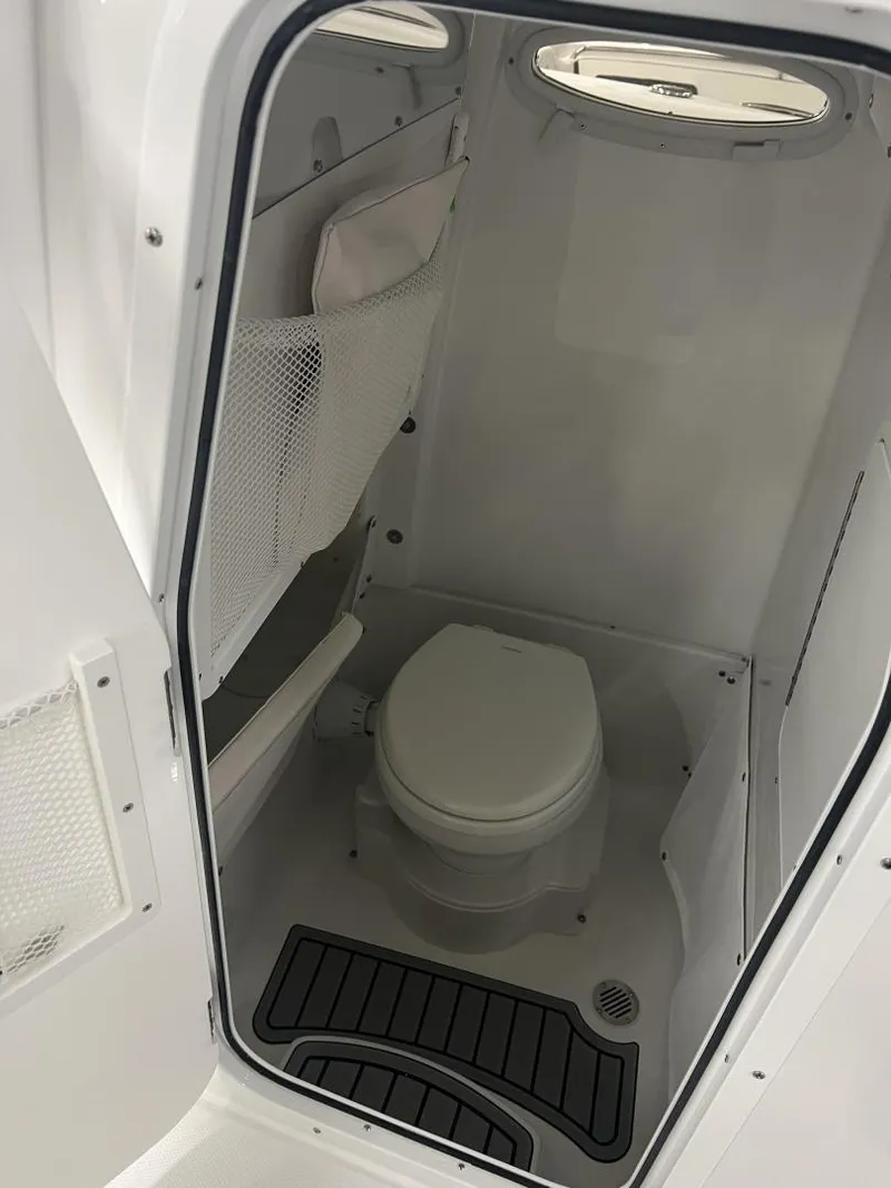 Slide: The Image of Sea Hunt Gamefish 27 Coffin Box 2025 - 15