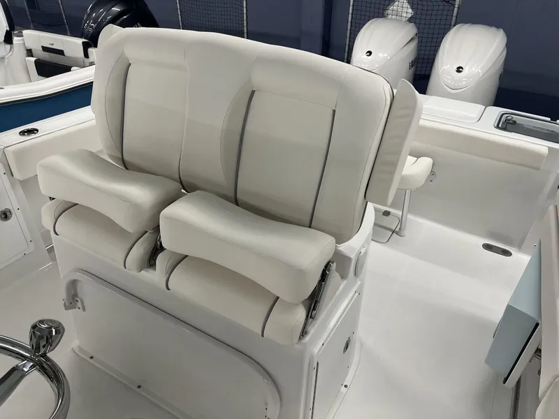 Slide: The Image of Sea Hunt Gamefish 27 Coffin Box 2025 - 16