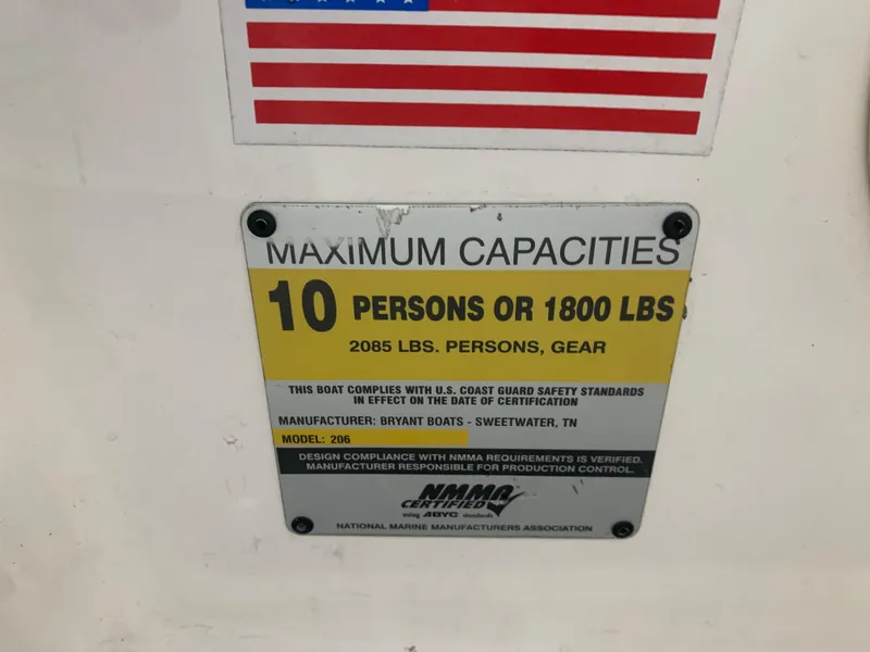 Slide: The Image of Maximum capacity sign for Bryant 206 BR boat, 10 persons or 1800 lbs, 2006 model. - 20