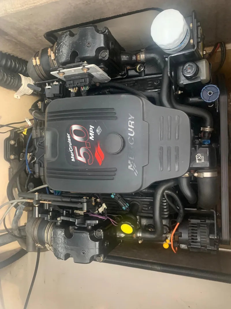 Slide: The Image of MerCruiser 5.0 MPI engine in a 2006 Bryant 206 BR boat. - 46