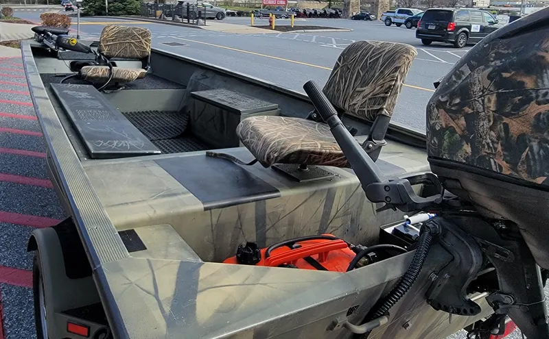 Slide: The Image of Tracker Grizzly 1648 L 2007 - 2