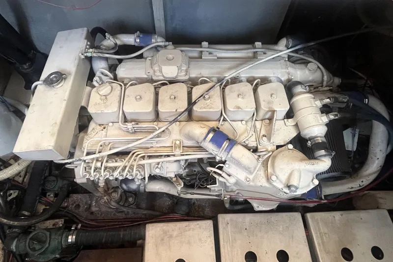 Slide: The Image of Jefferson 42 SE Sundeck Motor Yacht 1987 - 51