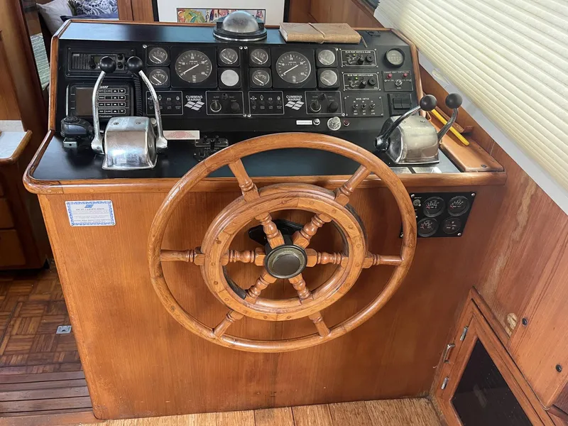 Slide: The Image of Jefferson 42 SE Sundeck Motor Yacht 1987 - 62