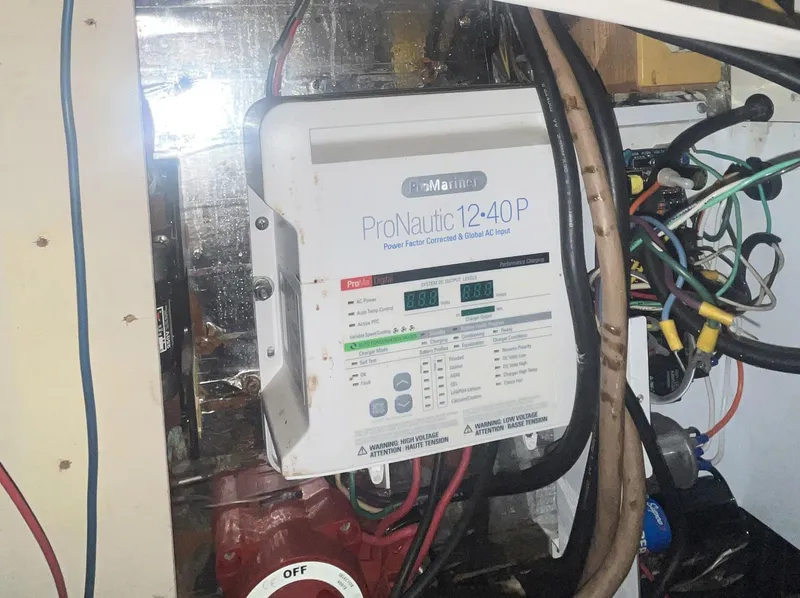 Slide: The Image of Jefferson 42 SE Sundeck Motor Yacht 1987 - 64