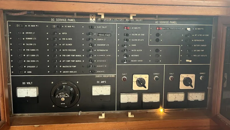 Slide: The Image of Jefferson 42 SE Sundeck Motor Yacht 1987 - 65