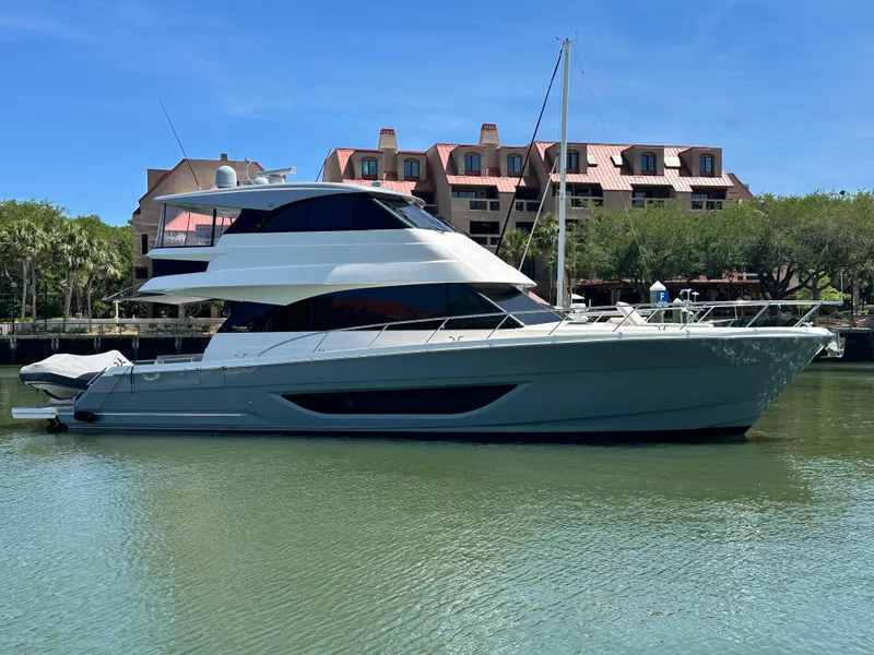 Slide: The Image of Maritimo M55 2023 - 0