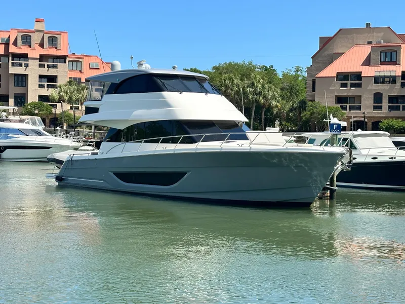 Slide: The Image of Maritimo M55 2023 - 1