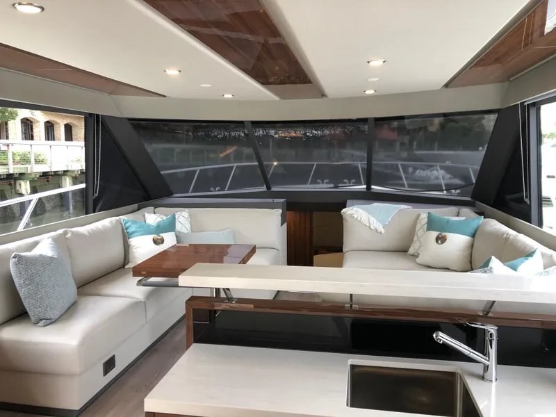 Slide: The Image of Maritimo M55 2023 - 23