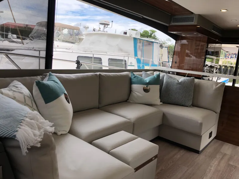 Slide: The Image of Maritimo M55 2023 - 24