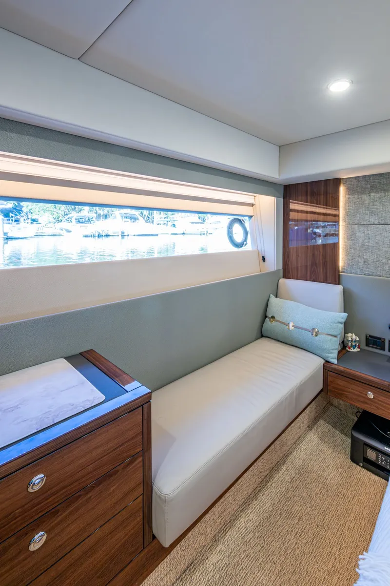 Slide: The Image of Maritimo M55 2023 - 68