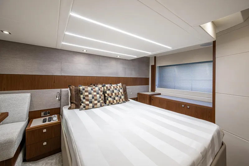 Slide: The Image of Sunseeker Predator 50 2019 - 52