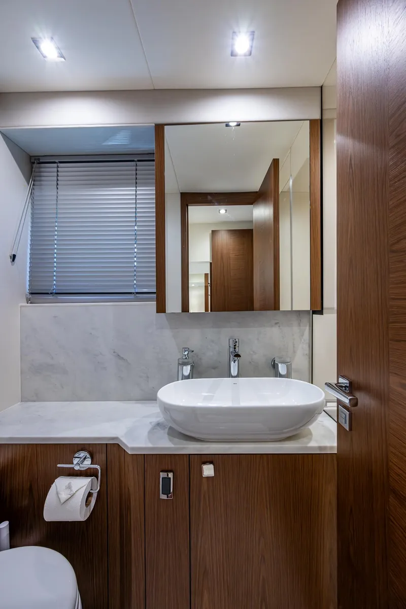 Slide: The Image of Sunseeker Predator 50 2019 - 55