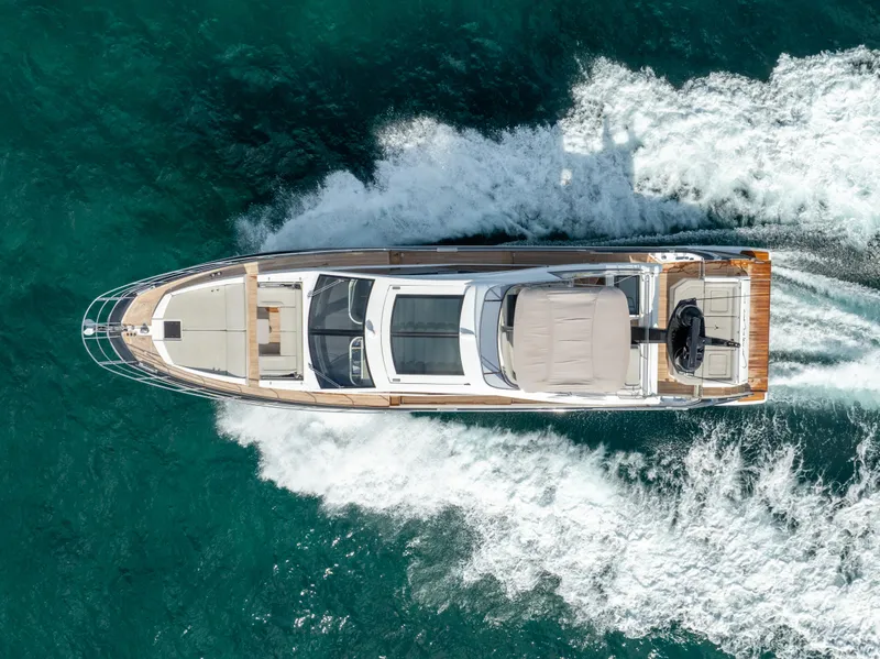 Slide: The Image of Azimut S7 2019 - 104