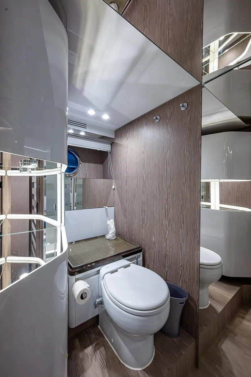 Slide: The Image of Azimut S7 2019 - 65