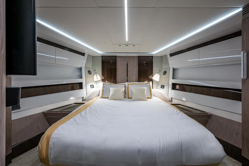 Slide: The Image of Azimut S7 2019 - 67