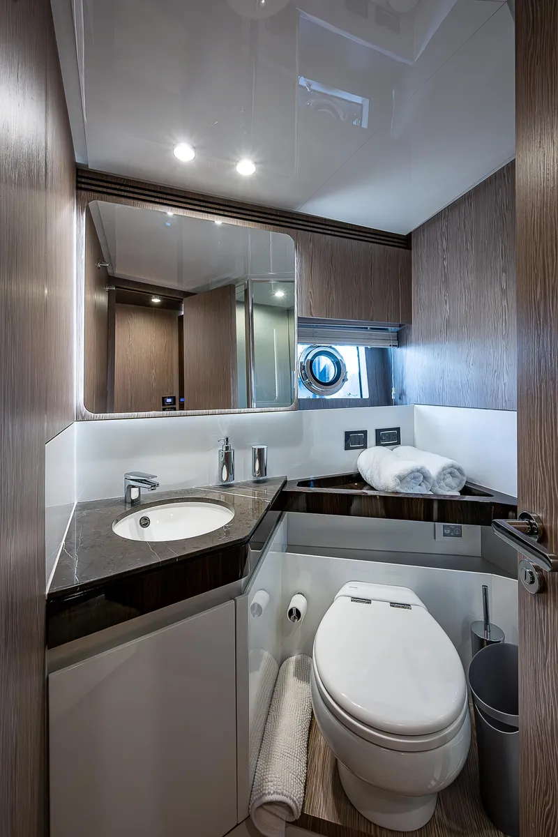 Slide: The Image of Azimut S7 2019 - 73