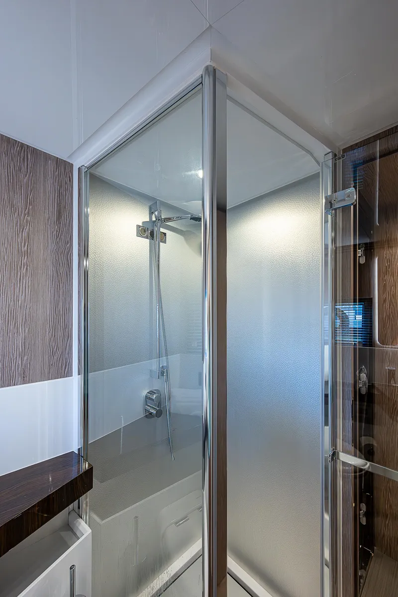Slide: The Image of Azimut S7 2019 - 80