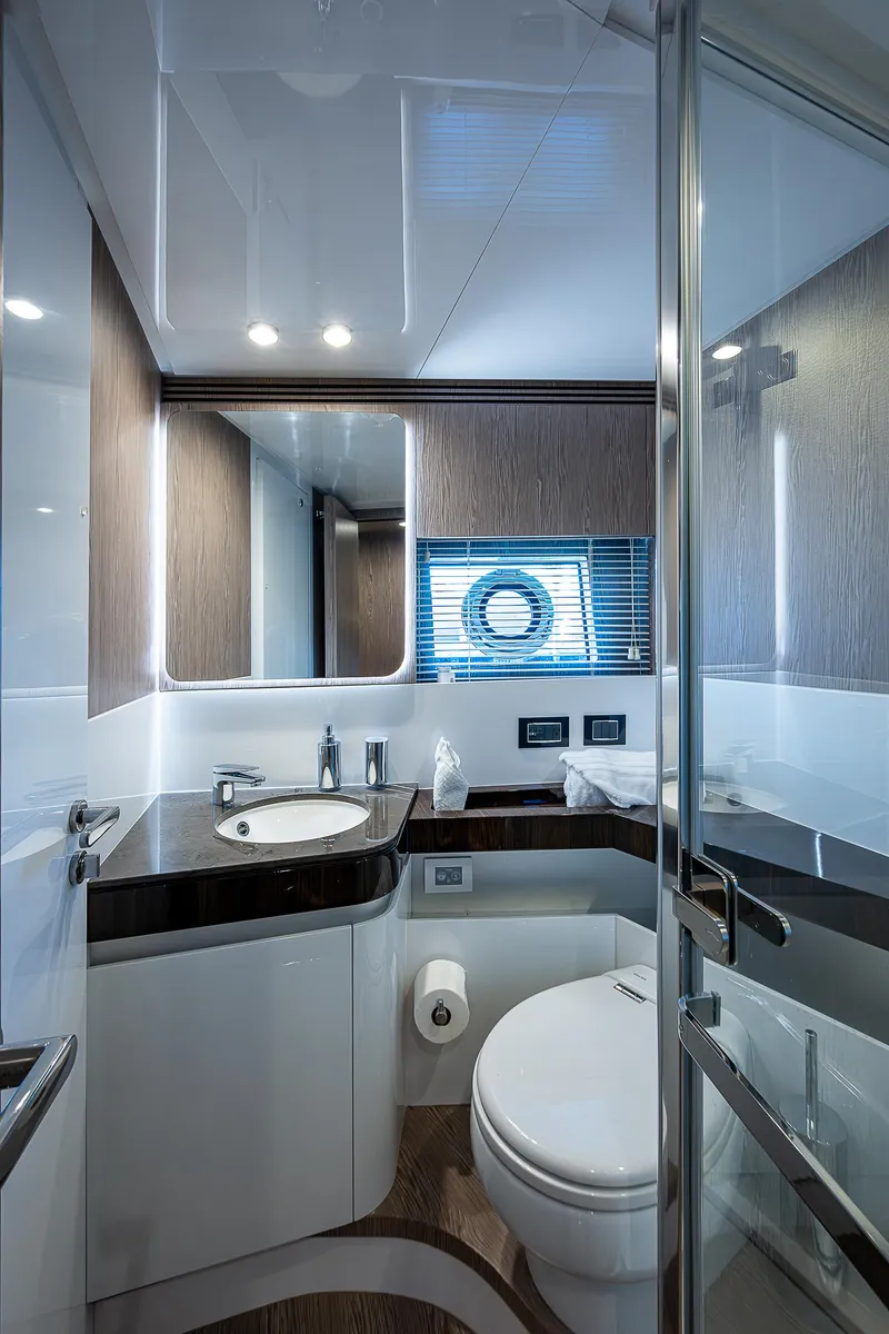 Slide: The Image of Azimut S7 2019 - 82