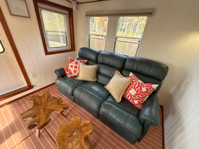 Slide: The Image of Saloon - 12