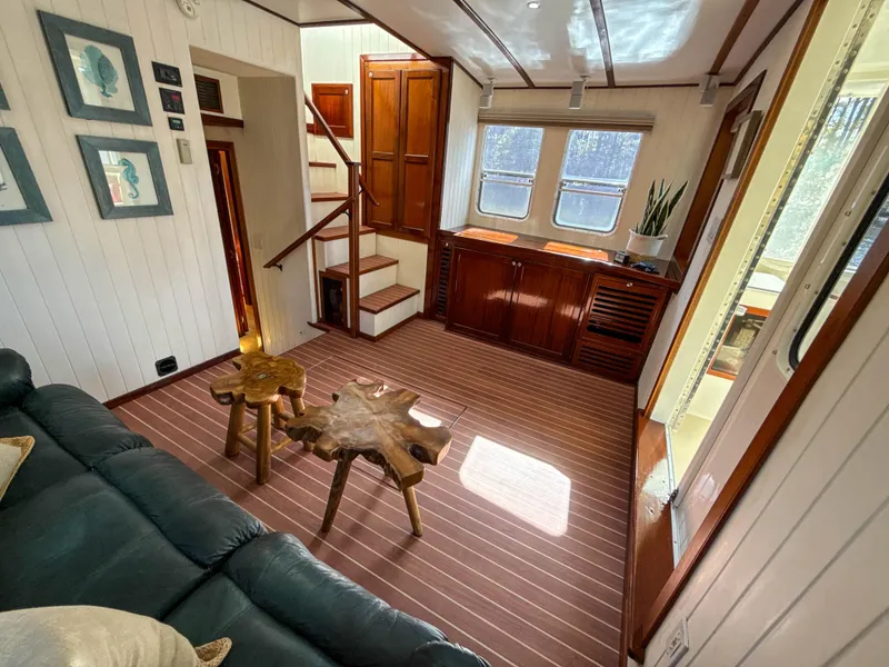 Slide: The Image of Saloon - 14