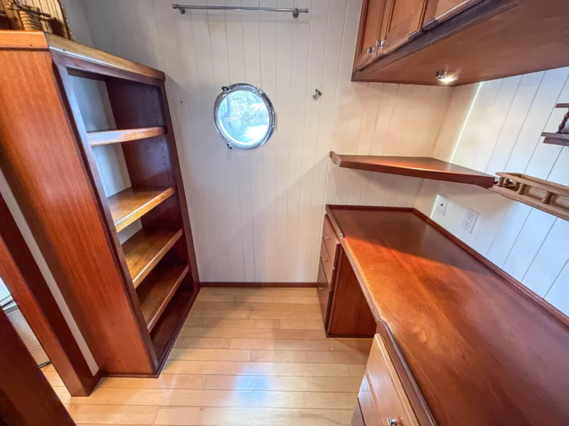 Slide: The Image of Starboard Office - 26