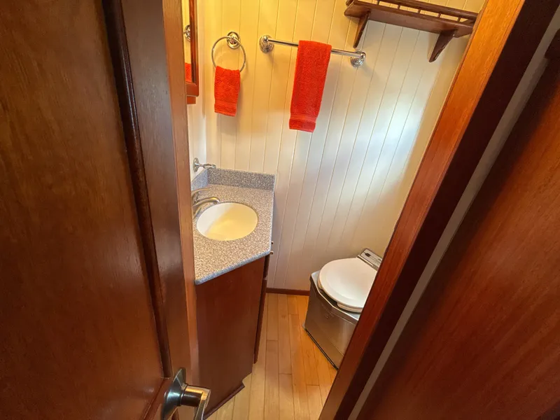 Slide: The Image of Starboard Office Ensuite Head - 28