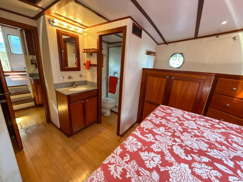 Slide: The Image of Master Ensuite - 33