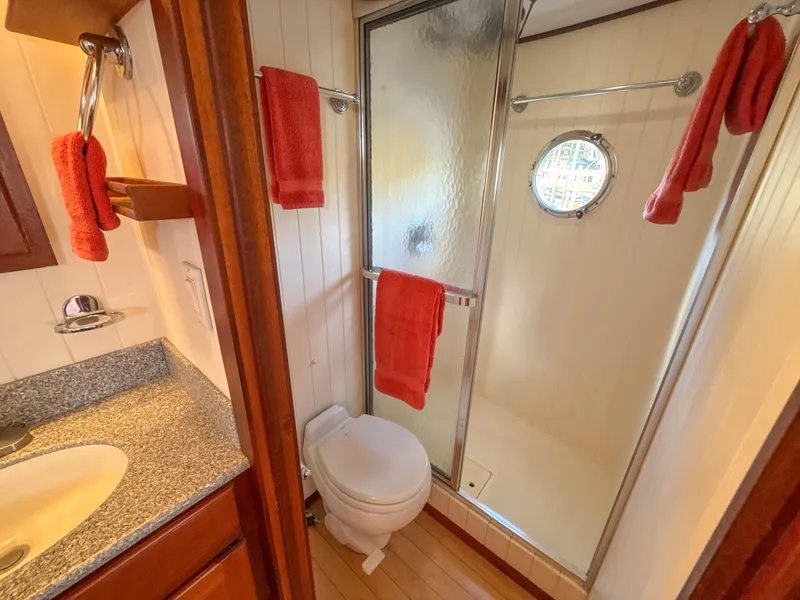 Slide: The Image of Master Ensuite Head - 39