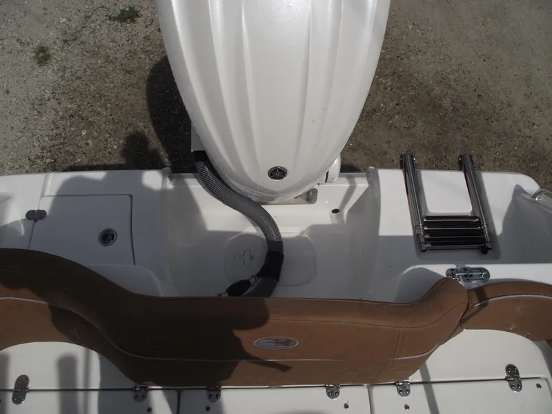 Slide: The Image of Sea Hunt Ultra 239 SE 2024 - 56