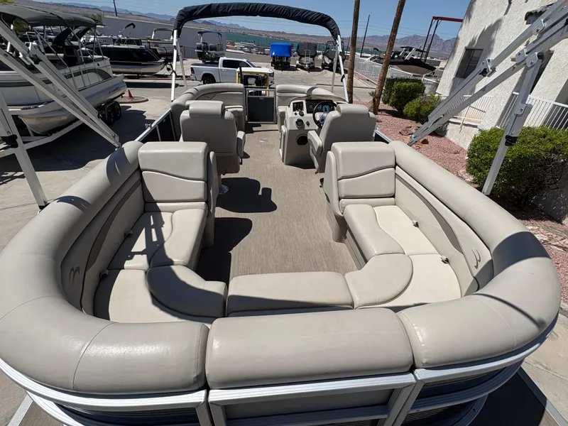 Slide: The Image of 2018 Bennington 22 SSRX pontoon boat with spacious seating and modern design. - 6