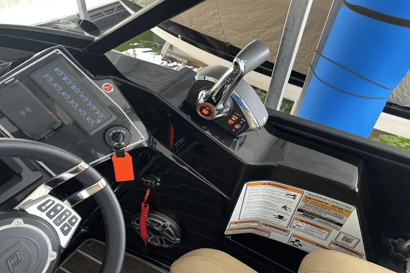 Slide: The Image of Premier 270 Super Sport 2023 - 6