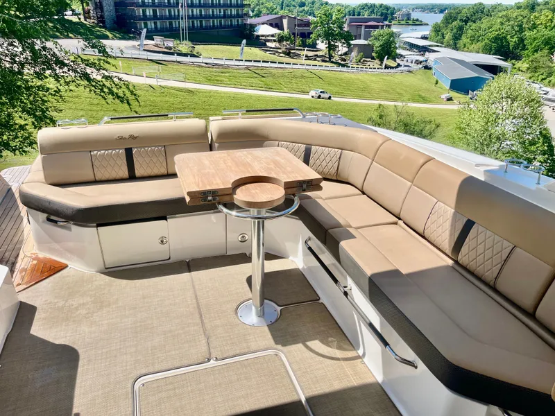 Slide: The Image of Sea Ray SLX 400 2019 - 14