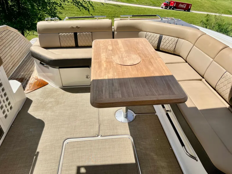 Slide: The Image of Sea Ray SLX 400 2019 - 15