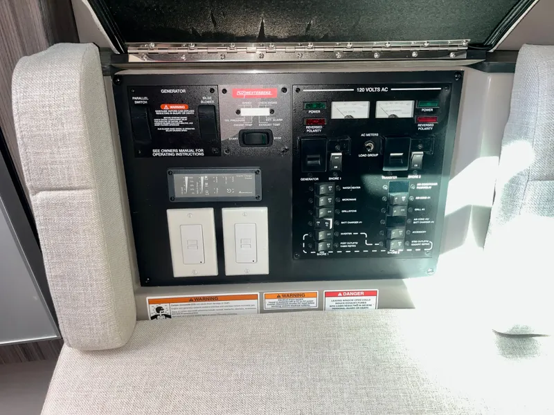 Slide: The Image of Sea Ray SLX 400 2019 - 29