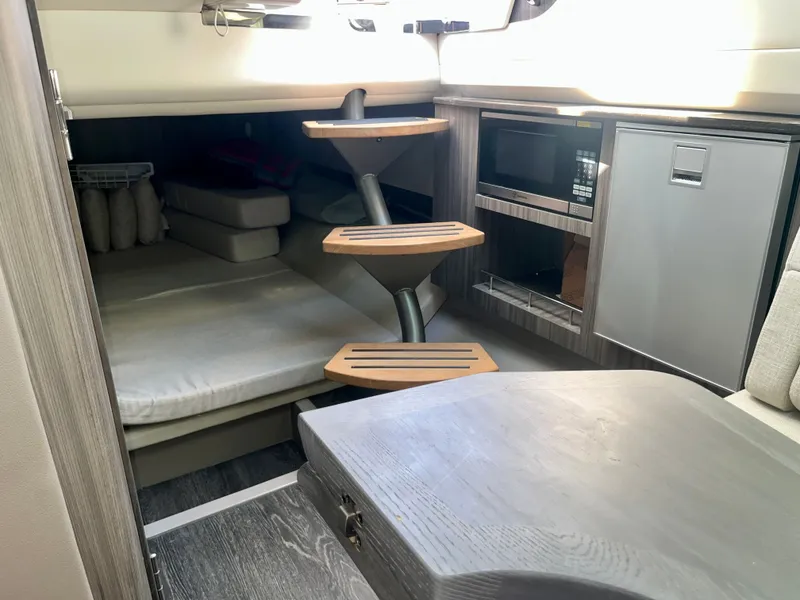 Slide: The Image of Sea Ray SLX 400 2019 - 31