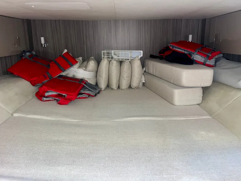 Slide: The Image of Sea Ray SLX 400 2019 - 34